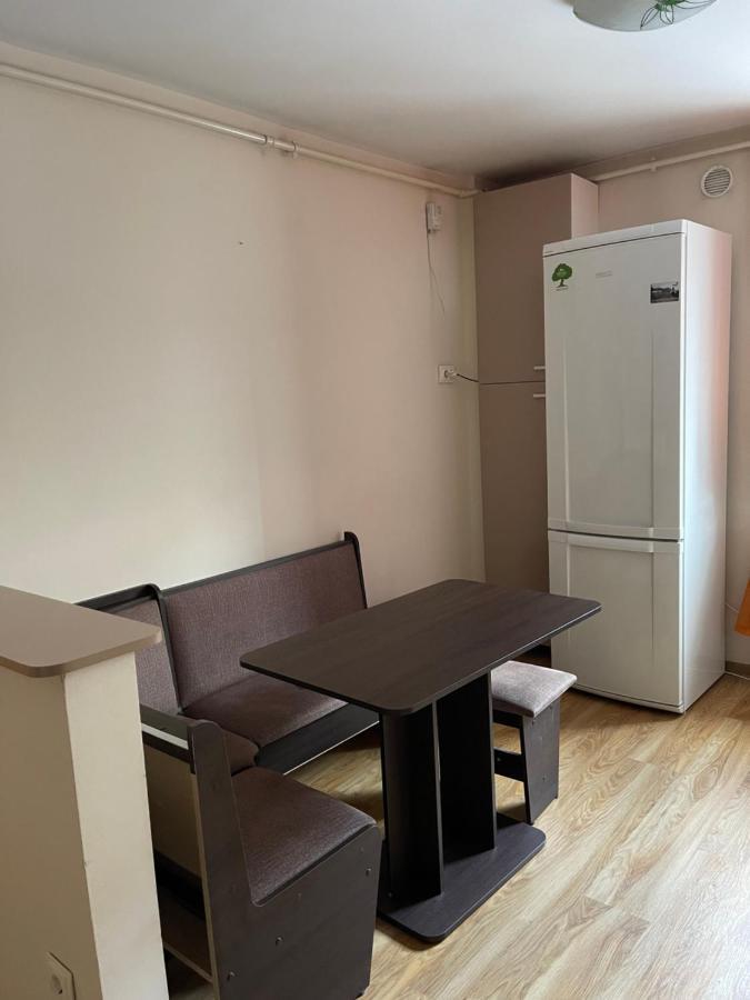 Апартаменты Cerna Apartament Брашов Экстерьер фото
